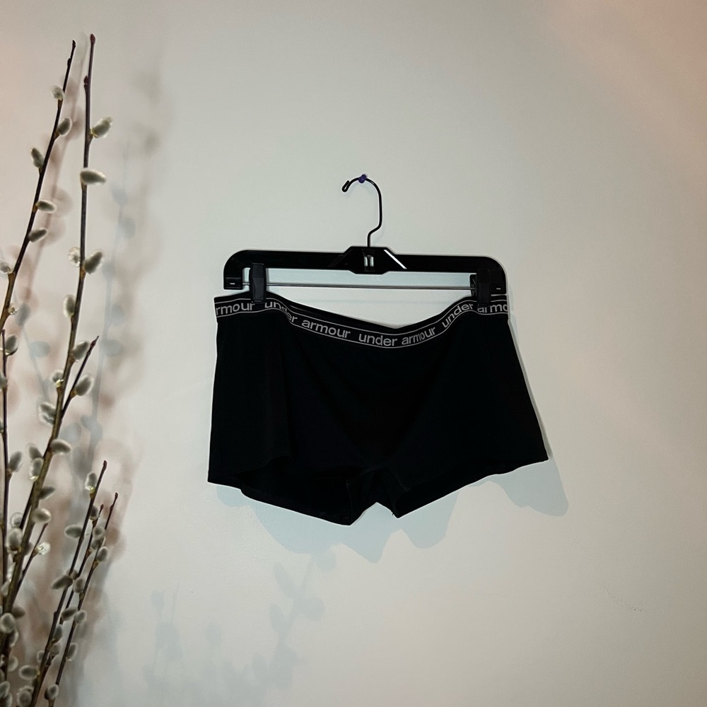 Under Armour black shorts